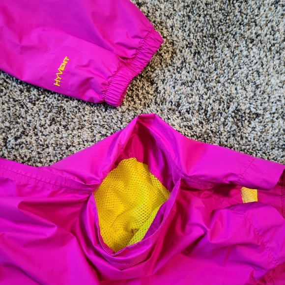 North Face HyVent Aquz windbreaker/rain jacket - Picture 4 of 4
